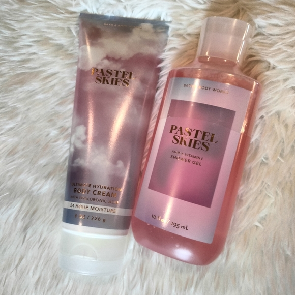 Bath & Body Works Other - PASTEL SKIES Bath and Body works gift set bundle